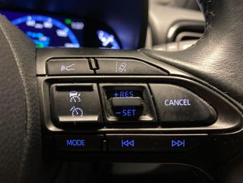Toyota Yaris Cross 1.5 VVT-h Dynamic E-CVT AWD (116 ps) - BLUETOOTH - AIR CON