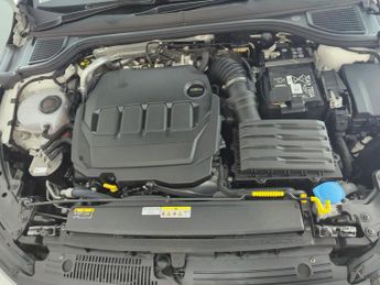 Volkswagen Golf 2.0 TDI GTD DSG (200 ps) - HEATED STEERING - WIFI - BLUETOOTH