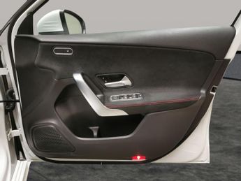 Mercedes-Benz A Class 1.5 A180d AMG Line (Executive) 7G-DCT (116 ps) - SELF PARK - REV