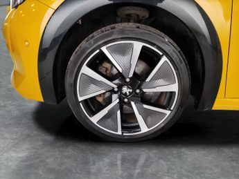 Peugeot E-208 50kWh GT (136 ps) - PARK ASSIST - LED - REVERSE CAM