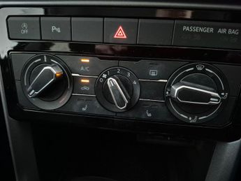 Volkswagen T-cross 1.0 TSI Active DSG (110 ps) - NAV - WIFI - BLIND SPOT ASSIST