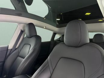 Tesla Model Y (Dual Motor) Long Range 4WDE (384 bhp) - KEYLESS ENTRY - 360 CAM