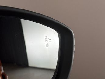 Peugeot E-2008 50kWh GT (7kW Charger) (136 ps) - LED - REVERSE CAM - NAV
