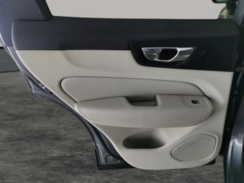 Volvo XC60 2.0h T6 Recharge 11.6kWh Inscription Plug-in AWD (340 ps) - CARP