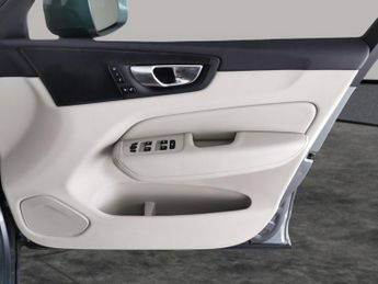 Volvo XC60 2.0h T6 Recharge 11.6kWh Inscription Plug-in AWD (340 ps) - CARP