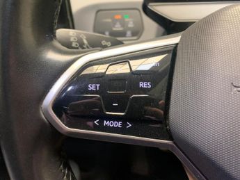 Volkswagen ID.3 Pro 58kWh Life (145 ps) - BLUETOOTH - PARK SENSORS - DAB