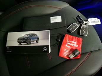 Mercedes-Benz EQA EQA 300 66.5kWh AMG Line 4MATIC (228 ps) - HEATED LEATHER - MIRR