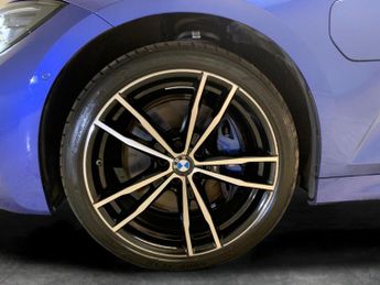 BMW 3 Series 2.0 330e 12kWh M Sport Plug-in (292 ps) - M SPORT PRO