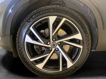 Volvo XC40 1.5h T5 Twin Engine Recharge 10.7kWh R-Design Pro Plug-in (262 p