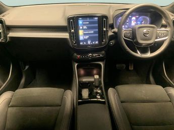 Volvo XC40 1.5h T5 Twin Engine Recharge 10.7kWh R-Design Pro Plug-in (262 p
