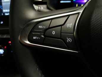 Renault Clio 1.6 E-TECH techno (145 ps) - PARK ASSIST - REVERSE CAM - NAV