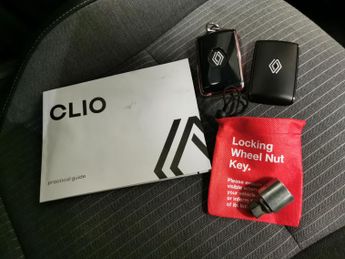 Renault Clio 1.6 E-TECH techno (145 ps) - PARK ASSIST - REVERSE CAM - NAV