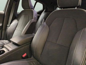 Volvo XC40 2.0 B4 MHEV R-Design Pro (197 ps) - PARK ASSIST - LED - HEATED S