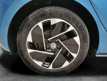 Volkswagen ID.3 Pro 58kWh (204 ps) - HEATED STEERING - BLIND SPOT ASSIST - LANE 