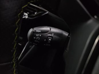 Peugeot E-2008 50kWh GT (7kW Charger) (136 ps) - LED - REVERSE CAM - SAT NAV