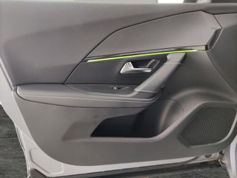 Peugeot E-2008 50kWh GT (7kW Charger) (136 ps) - LED - REVERSE CAM - SAT NAV