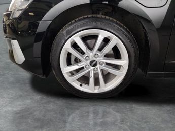 Audi A3 1.4 TFSIe 40 Sport Sportback Plug-in S Tronic 13kWh (204 ps) - L