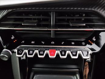 Peugeot E-2008 50kWh GT (7kW Charger) (136 ps) - LED - REVERSE CAM - SAT NAV