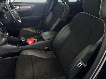 Volvo XC40 1.5h T4 Recharge 10.7kWh Plus Plug-in (211 ps) - CLIMATE PACK - 