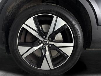 Volvo XC40 1.5h T4 Recharge 10.7kWh Plus Plug-in (211 ps) - CLIMATE PACK - 