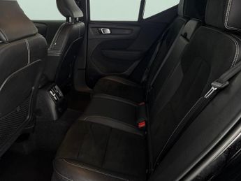 Volvo XC40 1.5h T4 Recharge 10.7kWh Plus Plug-in (211 ps) - CLIMATE PACK - 