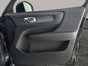 Volvo XC40 1.5h T4 Recharge 10.7kWh Plus Plug-in (211 ps) - CLIMATE PACK - 
