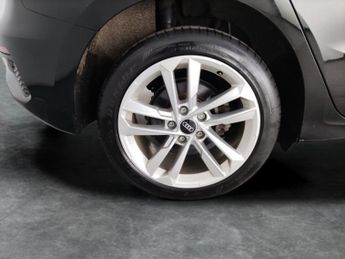Audi A3 1.4 TFSIe 40 Sport Sportback Plug-in S Tronic 13kWh (204 ps) - L