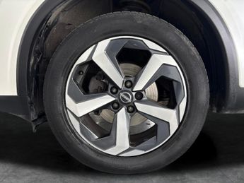 Nissan Qashqai 1.3 DIG-T MHEV N-Connecta XTRON (158 ps) - 360 CAM - LED - REVER