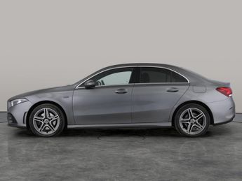 Mercedes-Benz A Class 1.3 A250e 15.6kWh AMG Line Plug-in 8G-DCT (218 ps) - HEATED LEAT