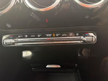 Mercedes-Benz A Class 1.3 A250e 15.6kWh AMG Line Plug-in 8G-DCT (218 ps) - HEATED LEAT