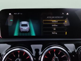 Mercedes-Benz CLA 1.3 CLA180 AMG Line Night Edition (Premium Plus) Coupe 7G-DCT (1