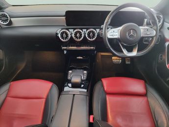 Mercedes-Benz CLA 1.3 CLA180 AMG Line Night Edition (Premium Plus) Coupe 7G-DCT (1