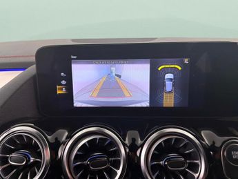 Mercedes-Benz EQA EQA 350 66.5kWh AMG Line 4MATIC (292 ps) - NAV - ADAPTIVE LIGHTS