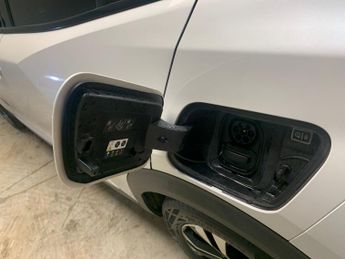 Peugeot E-2008 50kWh GT (7kW Charger) (136 ps) - REVERSE CAM - NAV - HEATED SEA
