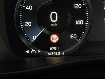 Volvo XC40 1.5h T4 Recharge 10.7kWh Plus Plug-in (211 ps) - CLIMATE PACK - 