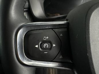 Volvo XC40 1.5h T4 Recharge 10.7kWh Plus Plug-in (211 ps) - CLIMATE PACK - 