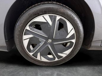 MG Mg4 64kWh Trophy Long Range (203 ps) - HEATED STEERING - BLIND SPOT 