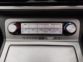 Hyundai Kona 64kWh Ultimate (10.5kW Charger) (204 ps) - REVERSE CAM - NAV - L