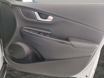 Hyundai Kona 64kWh Ultimate (10.5kW Charger) (204 ps) - REVERSE CAM - NAV - L
