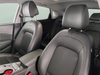 Hyundai Kona 64kWh Ultimate (10.5kW Charger) (204 ps) - REVERSE CAM - NAV - L