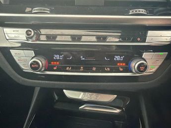 BMW iX3 80kWh Premier Edition (286 ps) - LEATHER - HEATED SEATS - NAV