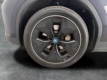 BMW iX3 80kWh Premier Edition (286 ps) - LEATHER - HEATED SEATS - NAV