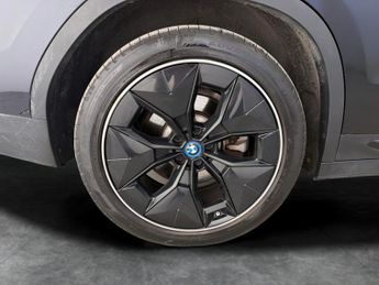 BMW iX3 80kWh Premier Edition (286 ps) - LEATHER - HEATED SEATS - NAV