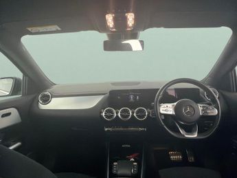 Mercedes-Benz EQA EQA 250+ 70.5kWh AMG Line (190 ps) - ADAPTIVE LIGHTS - HEATED LE