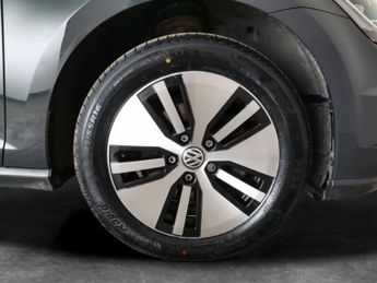 Volkswagen E-golf 35.8kWh e-Golf (136 ps) - LED - BLUETOOTH - PARK SENSORS