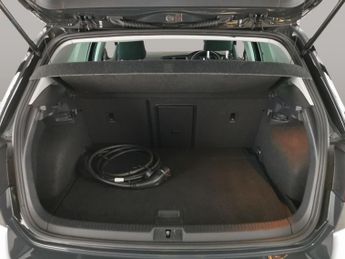 Volkswagen E-golf 35.8kWh e-Golf (136 ps) - LED - BLUETOOTH - PARK SENSORS