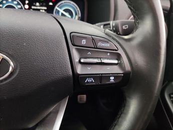 Hyundai Kona 64kWh Ultimate (10.5kW Charger) (204 ps) - REVERSE CAM - NAV - L