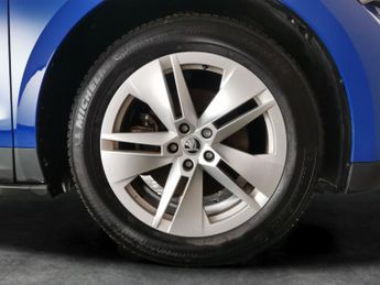 Skoda Enyaq iV 62kWh 60 (DC120kW) (179 ps) - LED - SMARTLINK - NAV