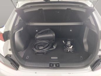 Hyundai Kona 64kWh Ultimate (10.5kW Charger) (204 ps) - REVERSE CAM - NAV - L
