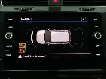Volkswagen E-golf 35.8kWh e-Golf (136 ps) - LED - BLUETOOTH - PARK SENSORS